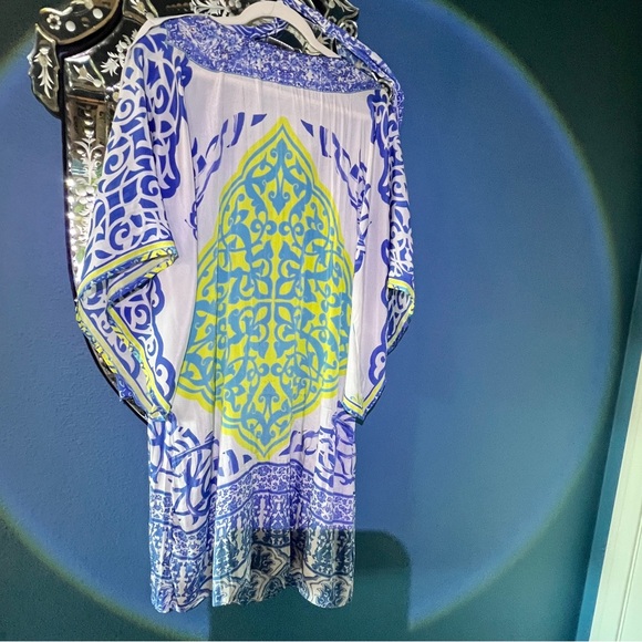 100% Silk dress with beading and a sash. Beautiful dress - formal or casual. - Picture 6 of 10